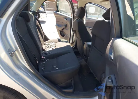 2015 Ford Focus Se z USA, uszkodzony, nr VIN 1FADP3F27FL204198